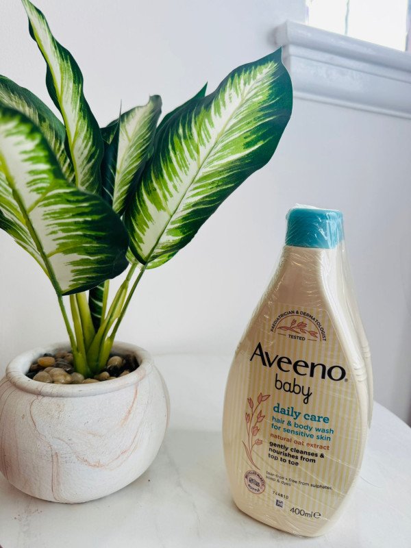 Aveeno Daily Care Baby Hair & Body Wash For Sensitive Skin 400ml